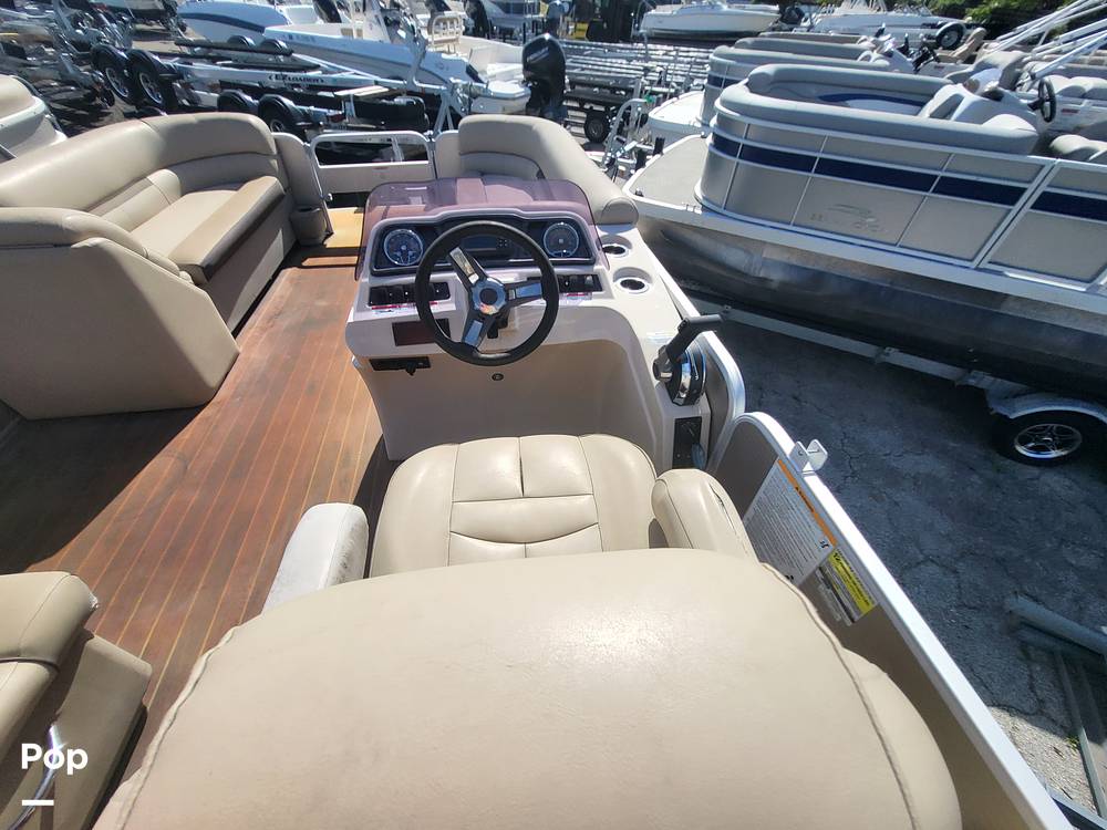 Slide: The Image of Godfrey Pontoon Sweetwater 2286SB 2020 - 14898598