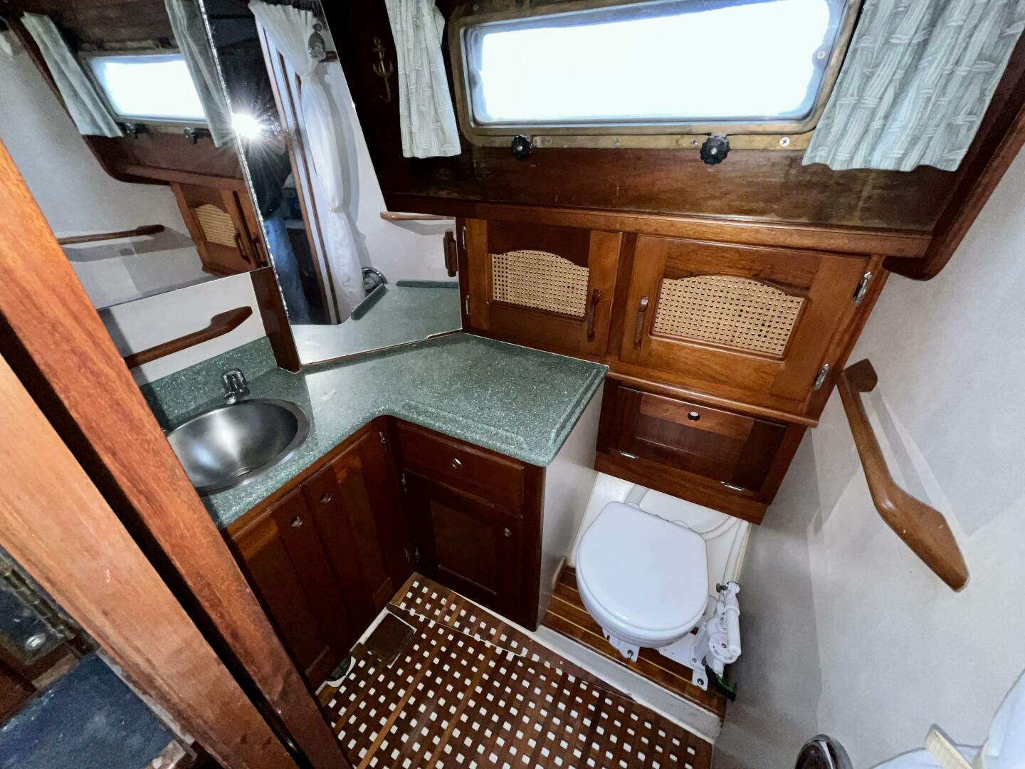 Slide: The Image of Gozzard 36 1986 - 5234882