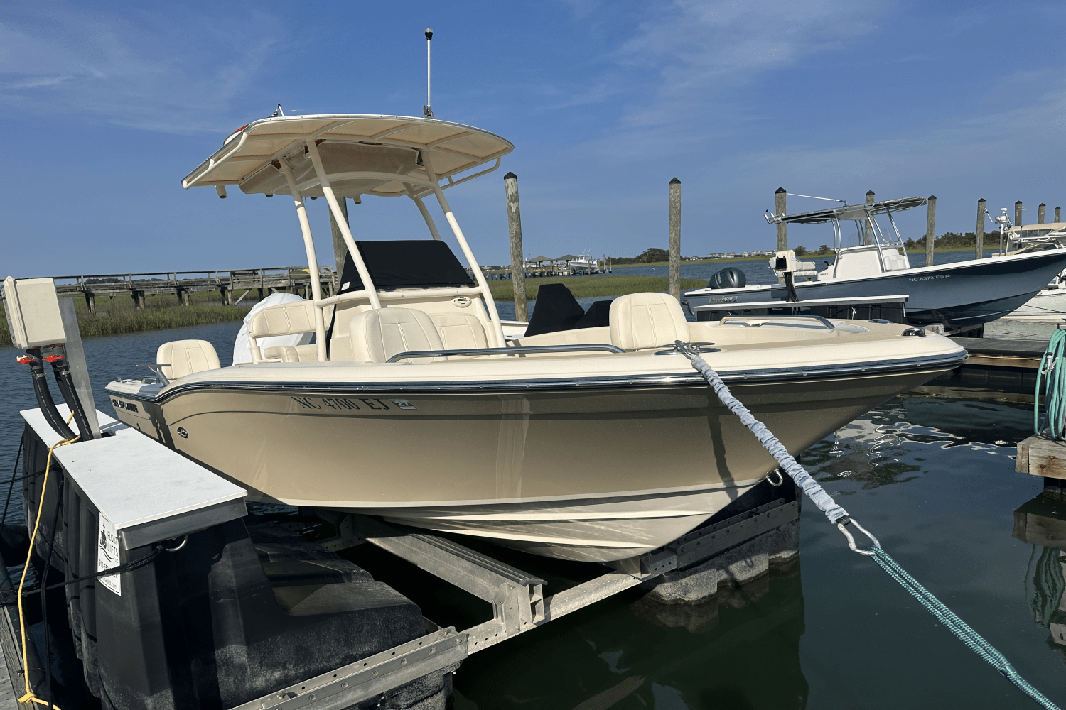 Slide: The Image of Grady-White 191 COASTAL EXPLORER 2018 - 0