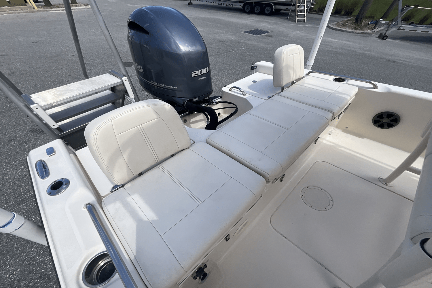Slide: The Image of Grady-White 191 Coastal Explorer 2019 - 15