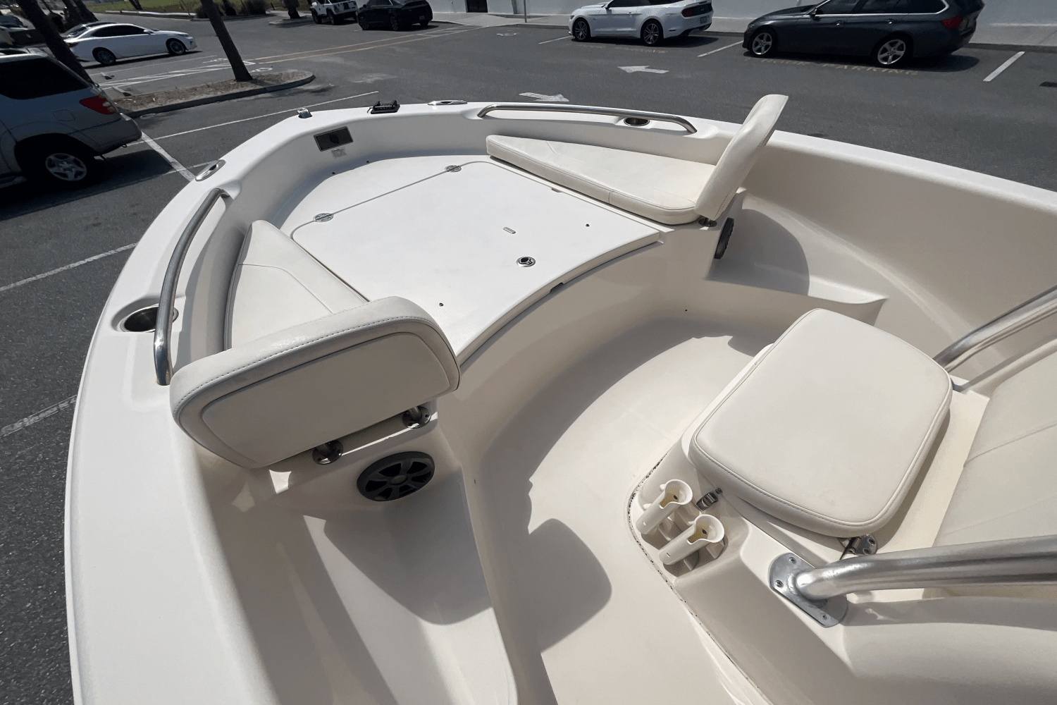 Slide: The Image of Grady-White 191 Coastal Explorer 2019 - 21