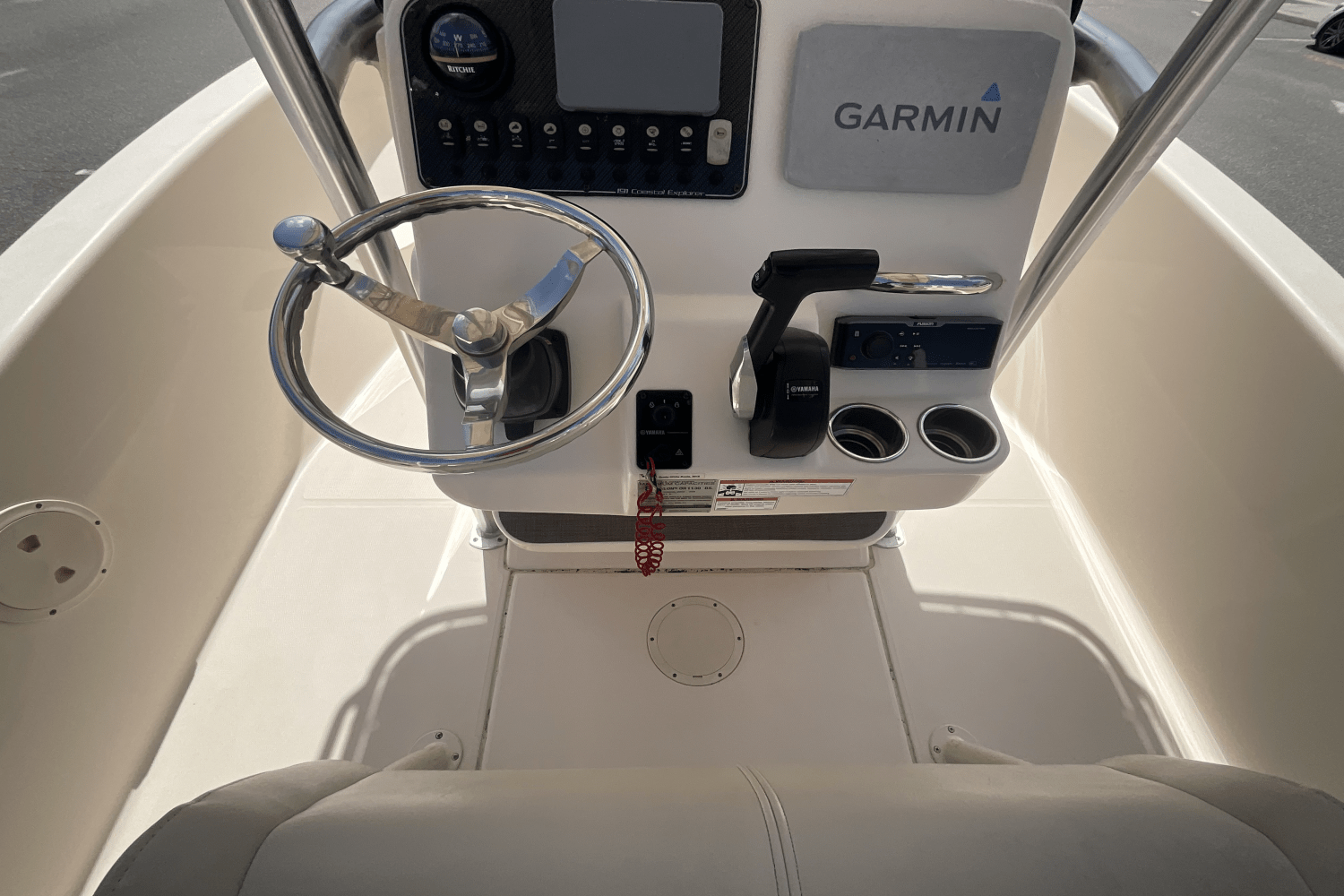 Slide: The Image of Grady-White 191 Coastal Explorer 2019 - 22