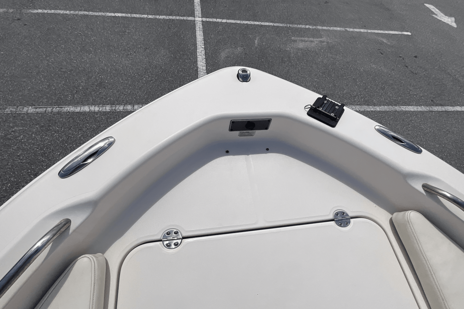 Slide: The Image of Grady-White 191 Coastal Explorer 2019 - 25