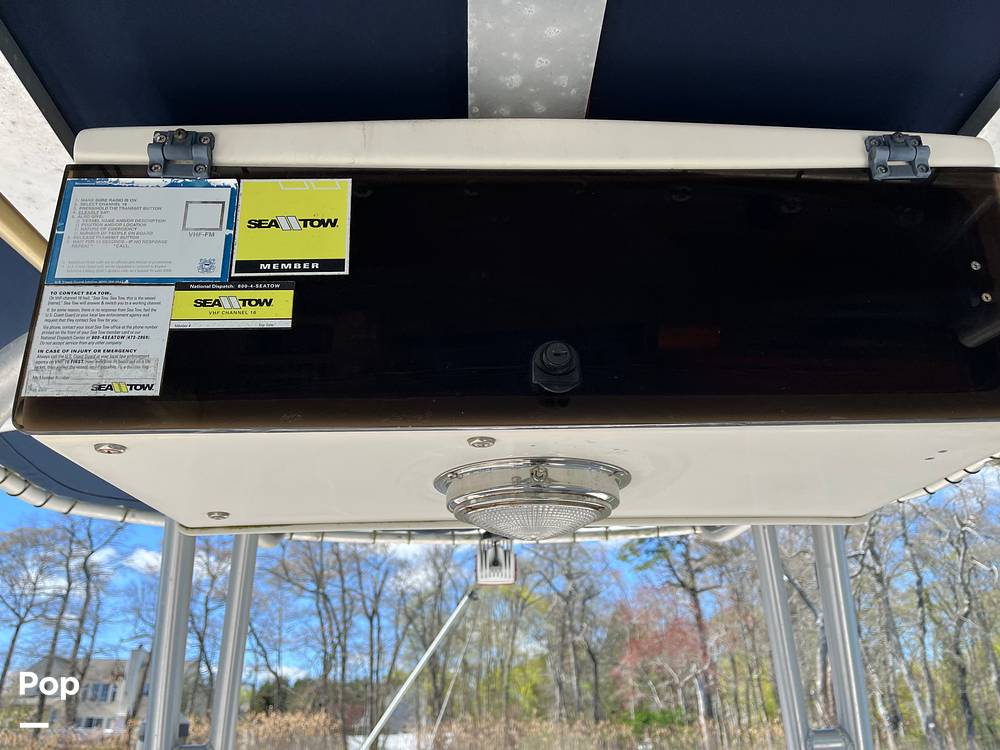 Slide: The Image of Grady-White 222 Fisherman 2004 - 15399832