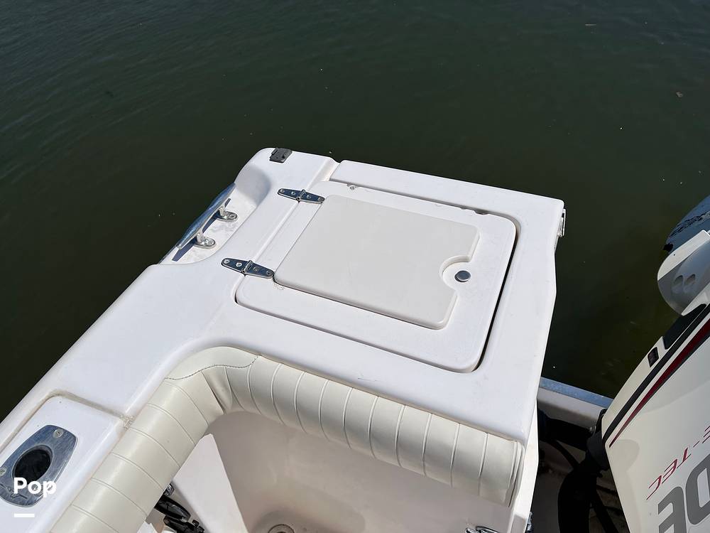 Slide: The Image of Grady-White 222 Fisherman 2004 - 15399839