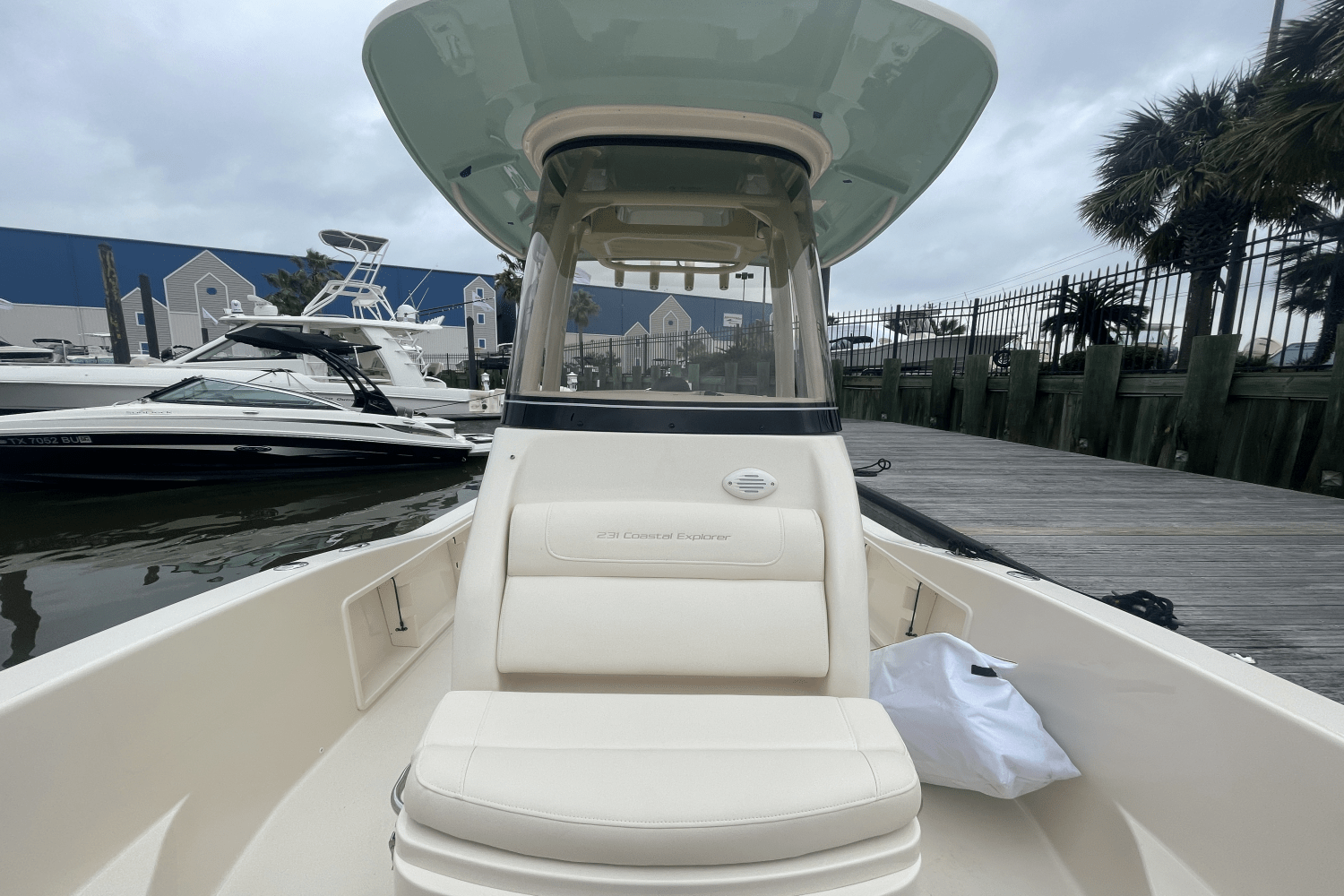 Slide: The Image of Grady-White 231 CE 2024 - 10