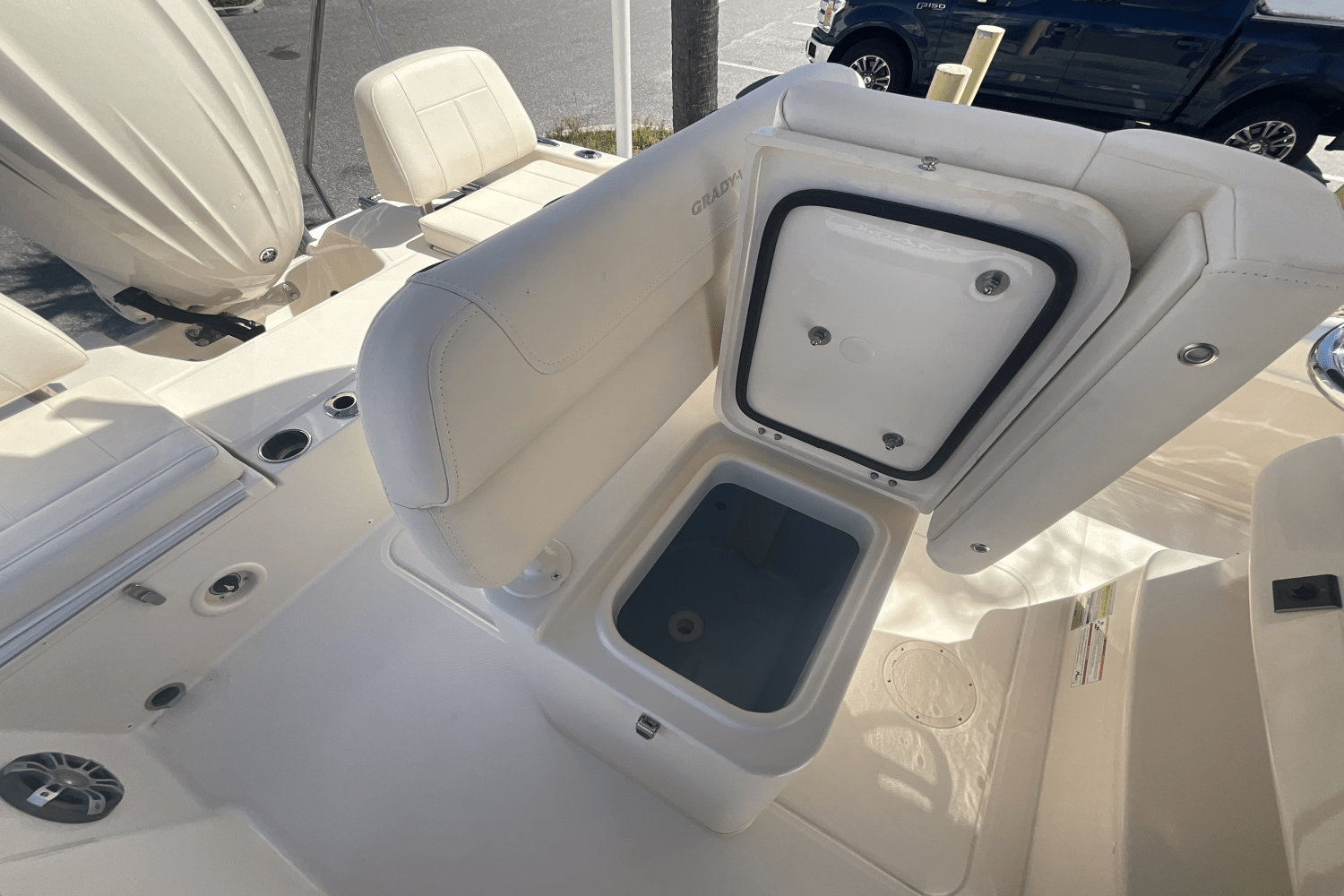 Slide: The Image of Grady-White 231 CE 2024 - 18