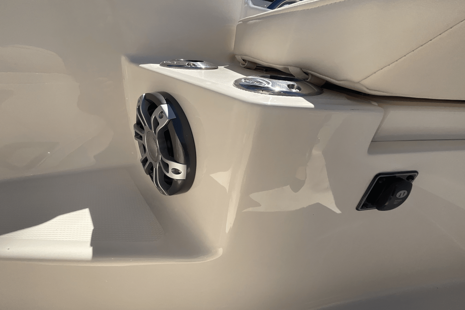 Slide: The Image of Grady-White 231 CE 2024 - 27