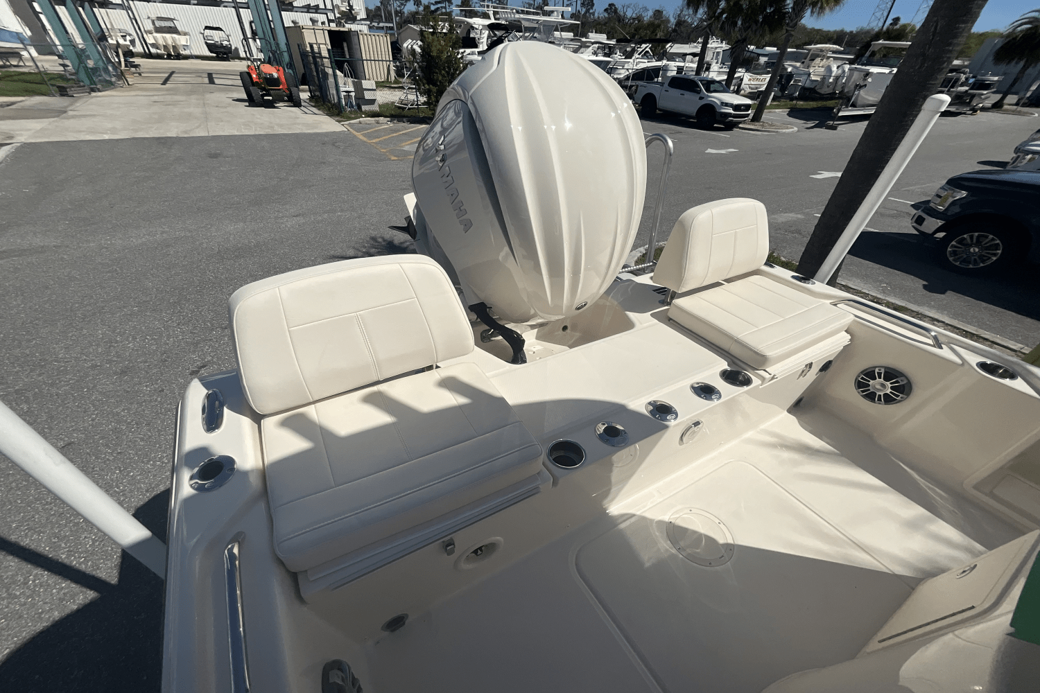 Slide: The Image of Grady-White 231 CE 2024 - 8