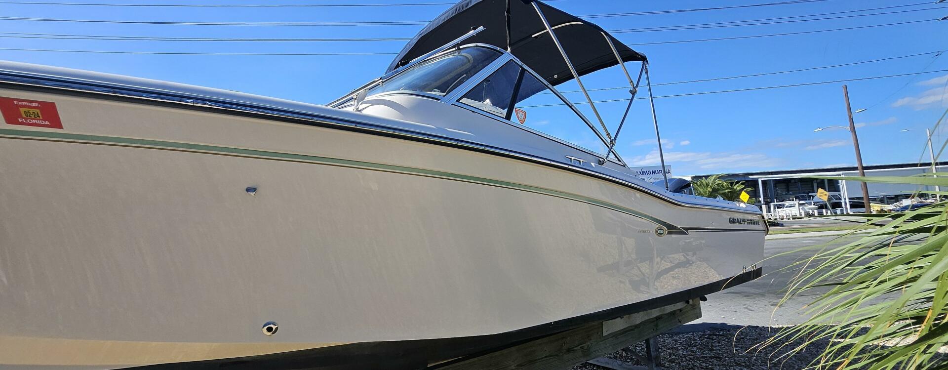 Slide: The Image of Grady-White 255 Freedom 2012 - 5124878