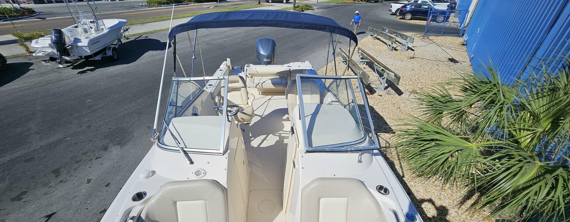 Slide: The Image of Grady-White 255 Freedom 2012 - 5124887