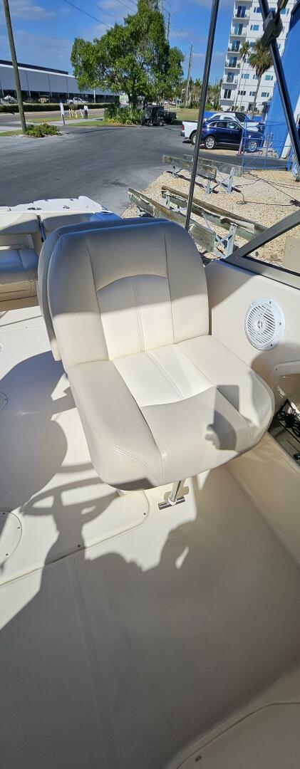 Slide: The Image of Grady-White 255 Freedom 2012 - 5124891