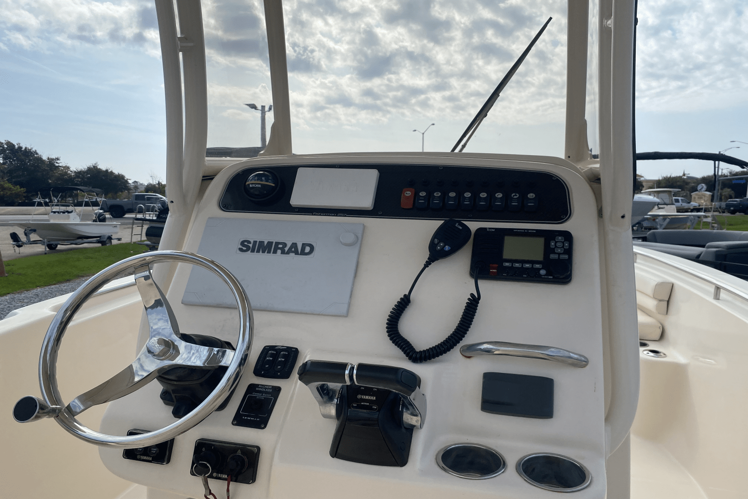 Slide: The Image of Grady-White 257 FISHERMAN 2017 - 5