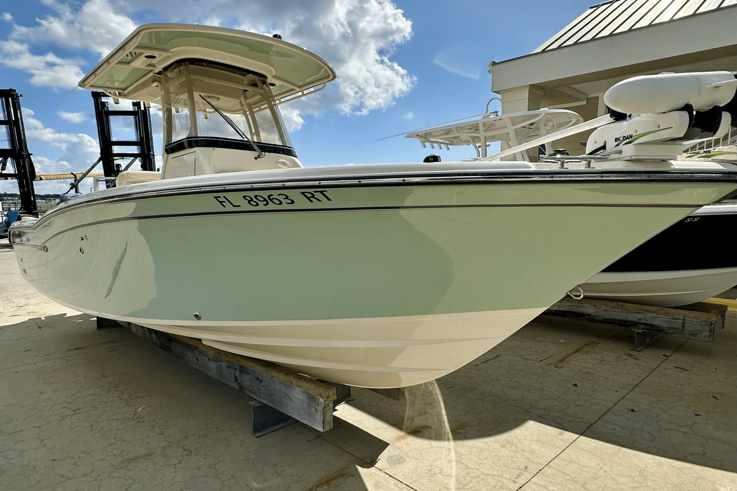 Slide: The Image of Grady-White 257 FISHERMAN 2019 - 1