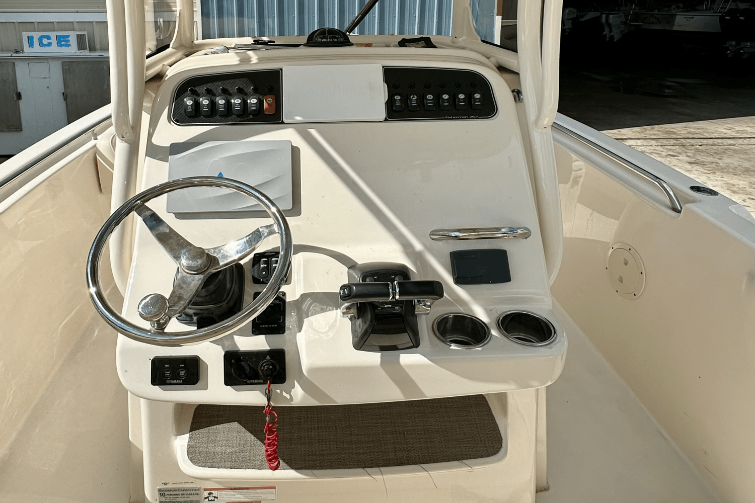 Slide: The Image of Grady-White 257 FISHERMAN 2019 - 10