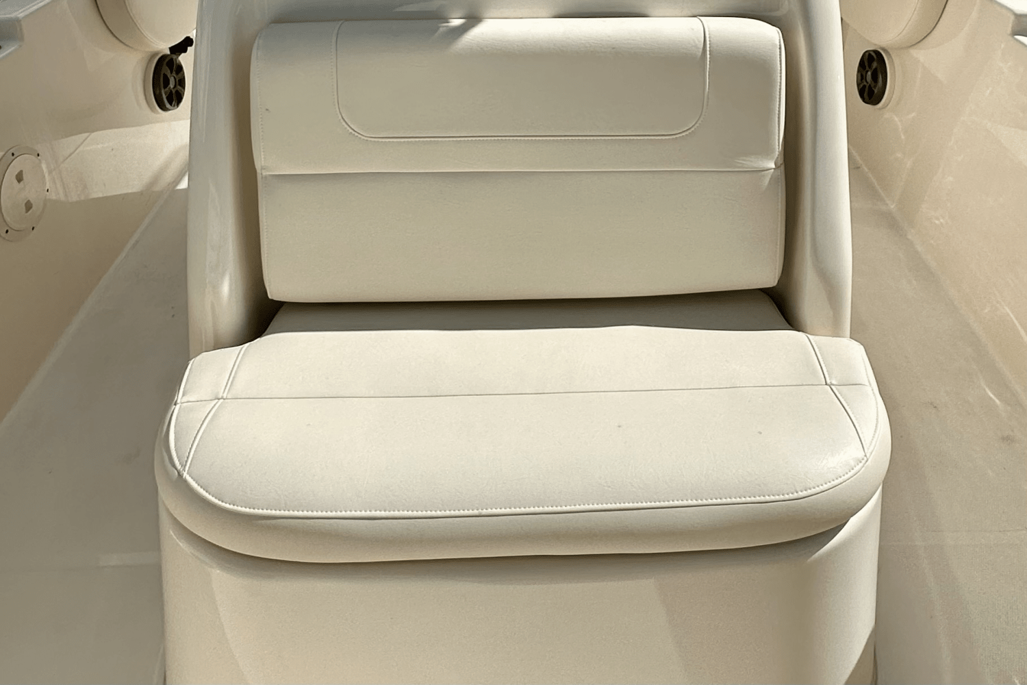 Slide: The Image of Grady-White 257 FISHERMAN 2019 - 13