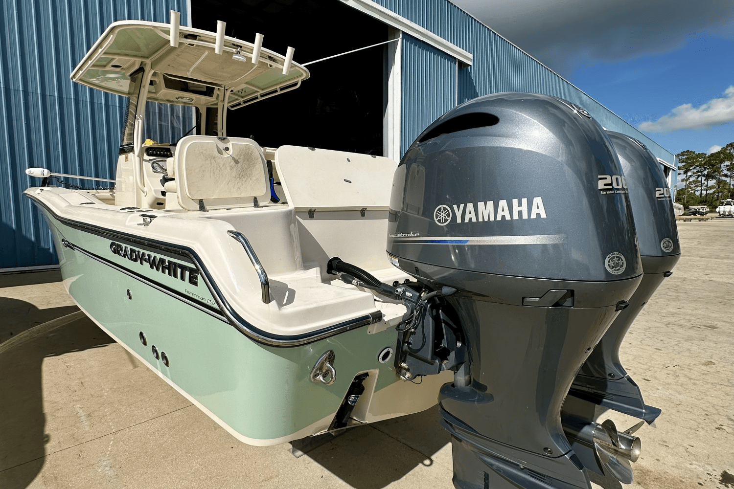 Slide: The Image of Grady-White 257 FISHERMAN 2019 - 3
