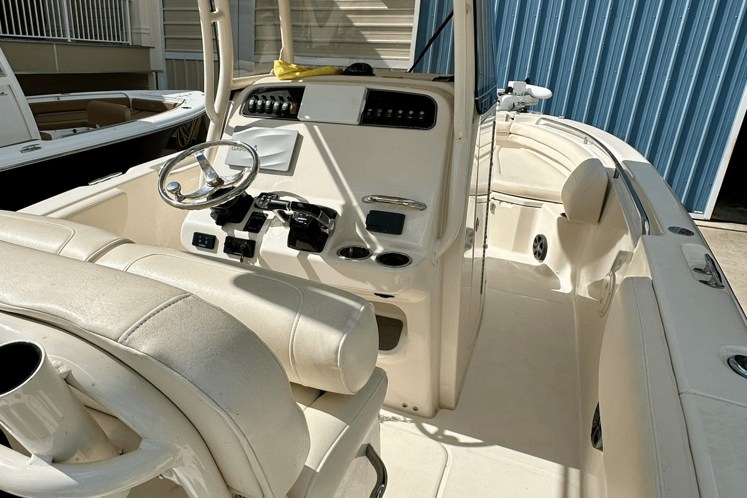 Slide: The Image of Grady-White 257 FISHERMAN 2019 - 8