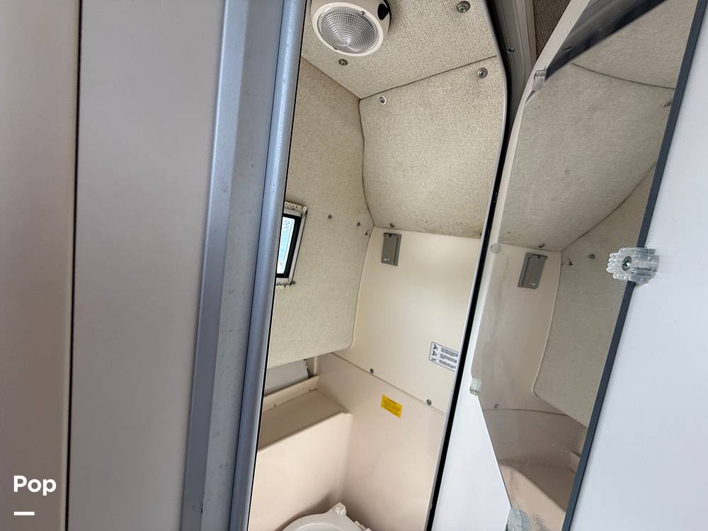 Slide: The Image of Grady-White 272 Sailfish 1998 - 15415001