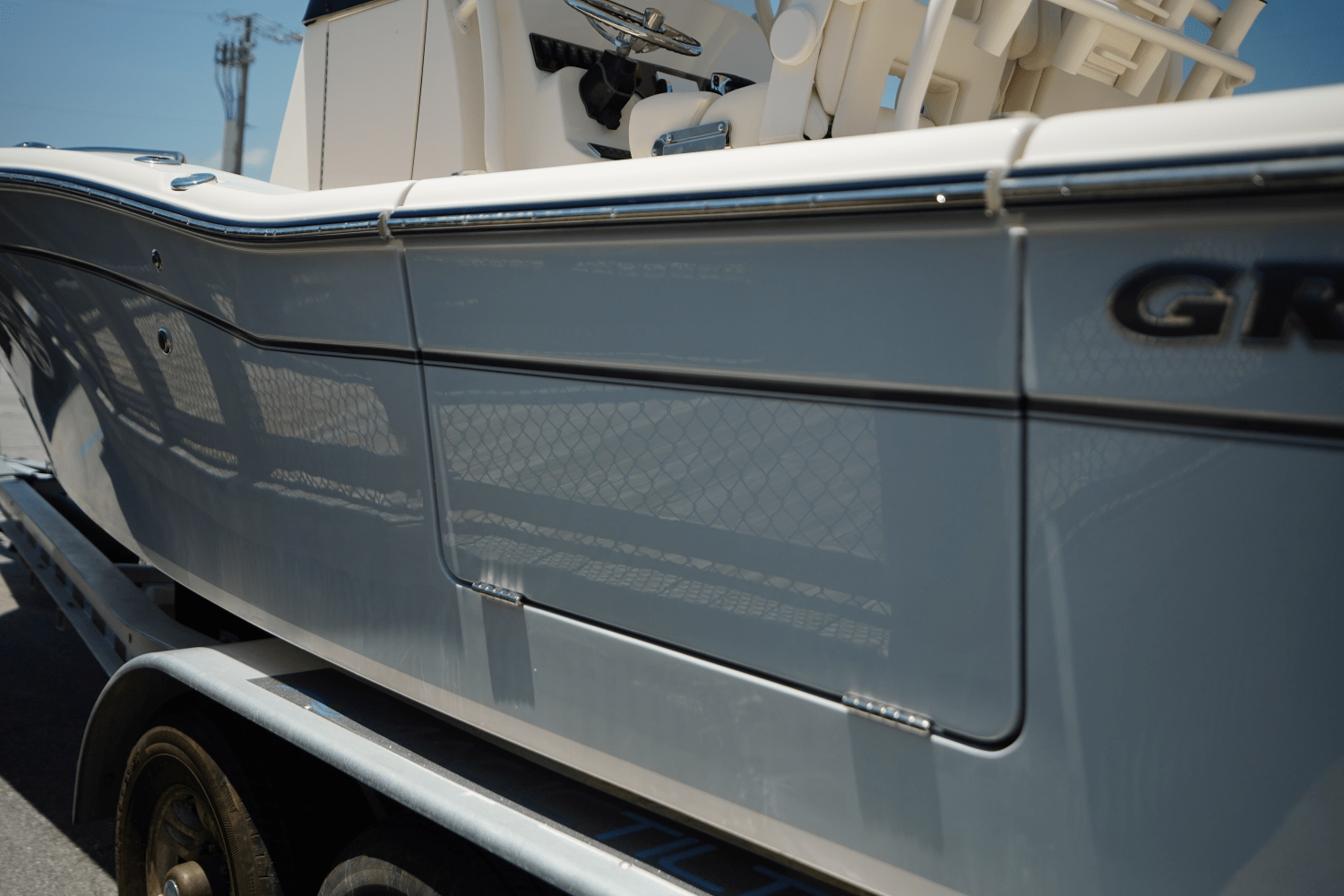 Slide: The Image of Grady-White 281 CE 2025 - 12