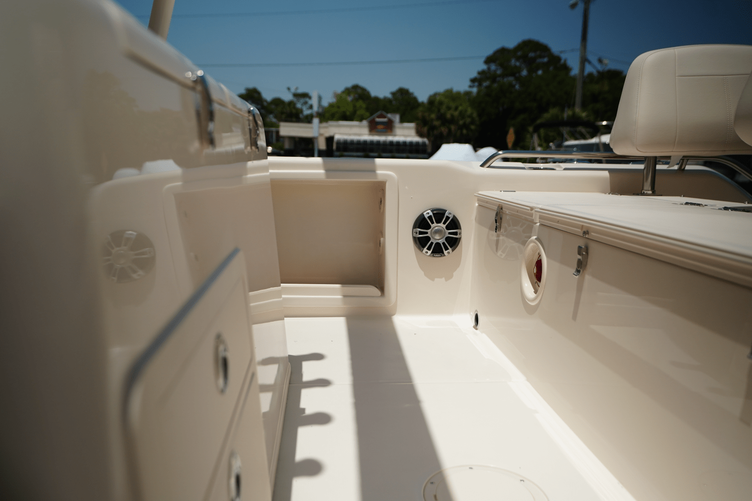 Slide: The Image of Grady-White 281 CE 2025 - 17