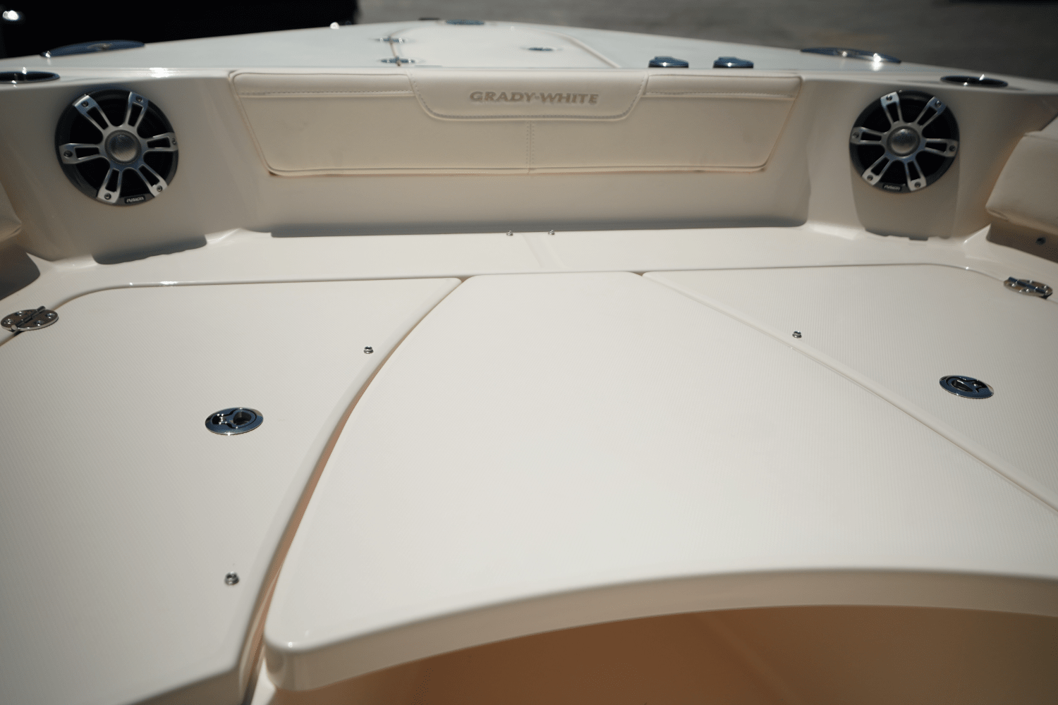 Slide: The Image of Grady-White 281 CE 2025 - 36