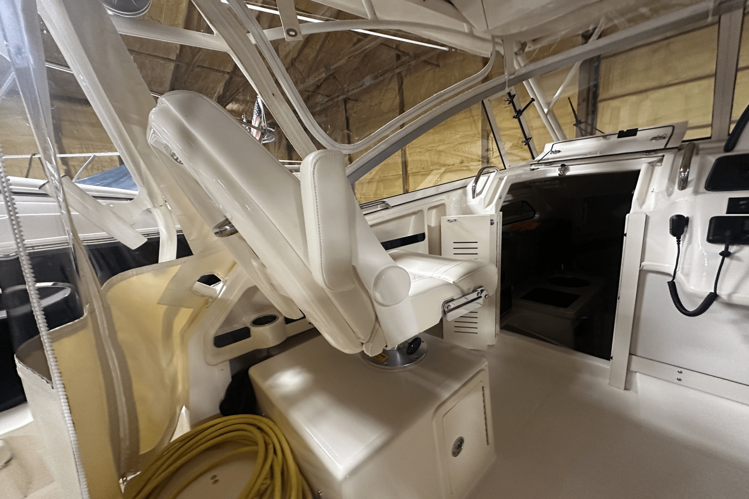 Slide: The Image of Grady-White 300 MARLIN 2021 - 10