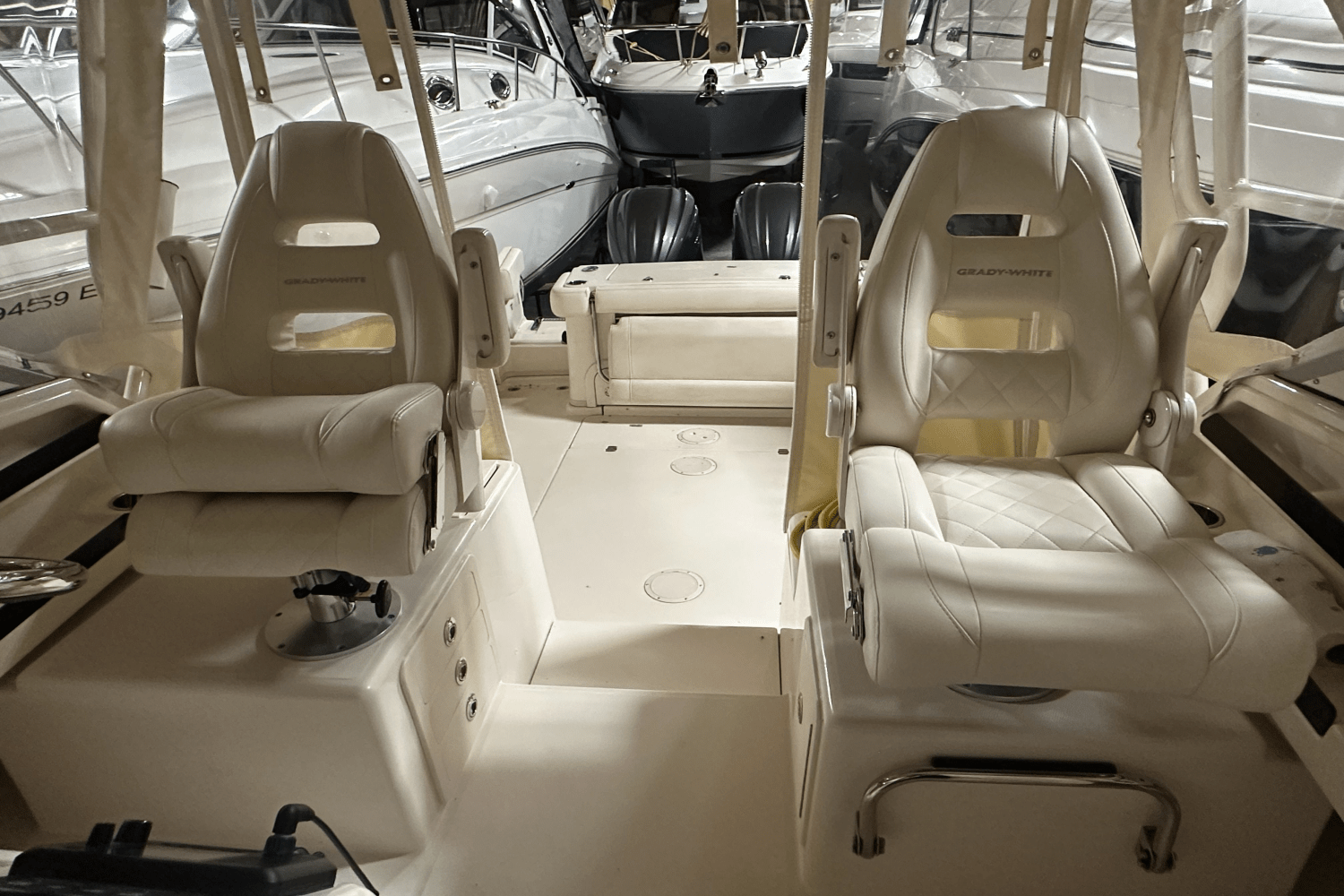 Slide: The Image of Grady-White 300 MARLIN 2021 - 15