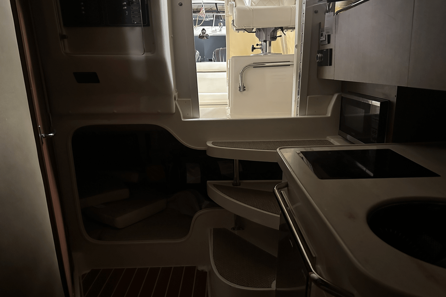 Slide: The Image of Grady-White 300 MARLIN 2021 - 17