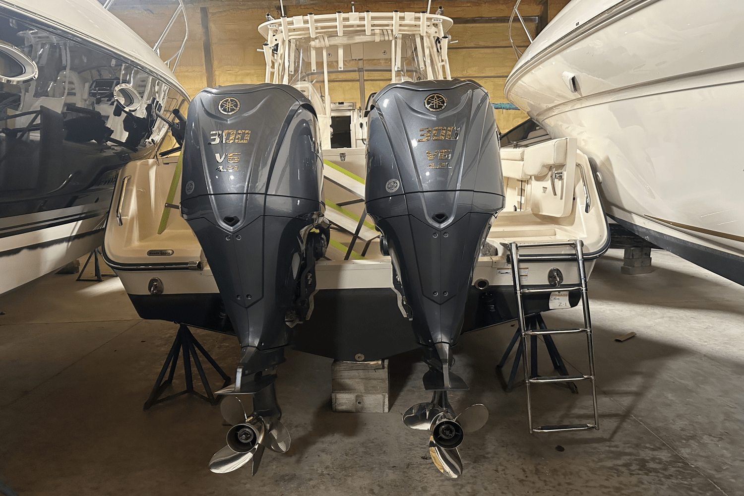 Slide: The Image of Grady-White 300 MARLIN 2021 - 3