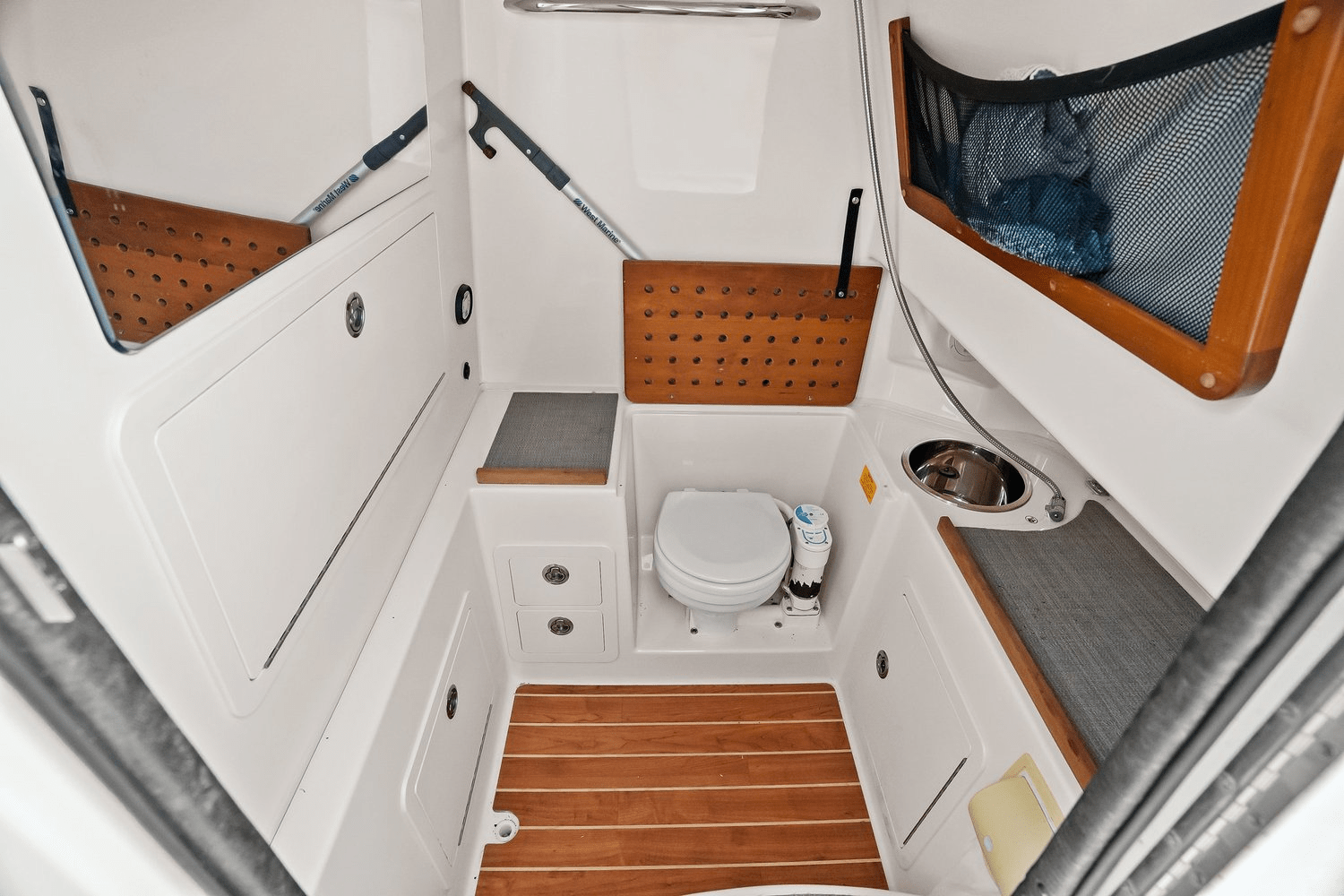 Slide: The Image of Grady-White 306 CANYON 2018 - 29