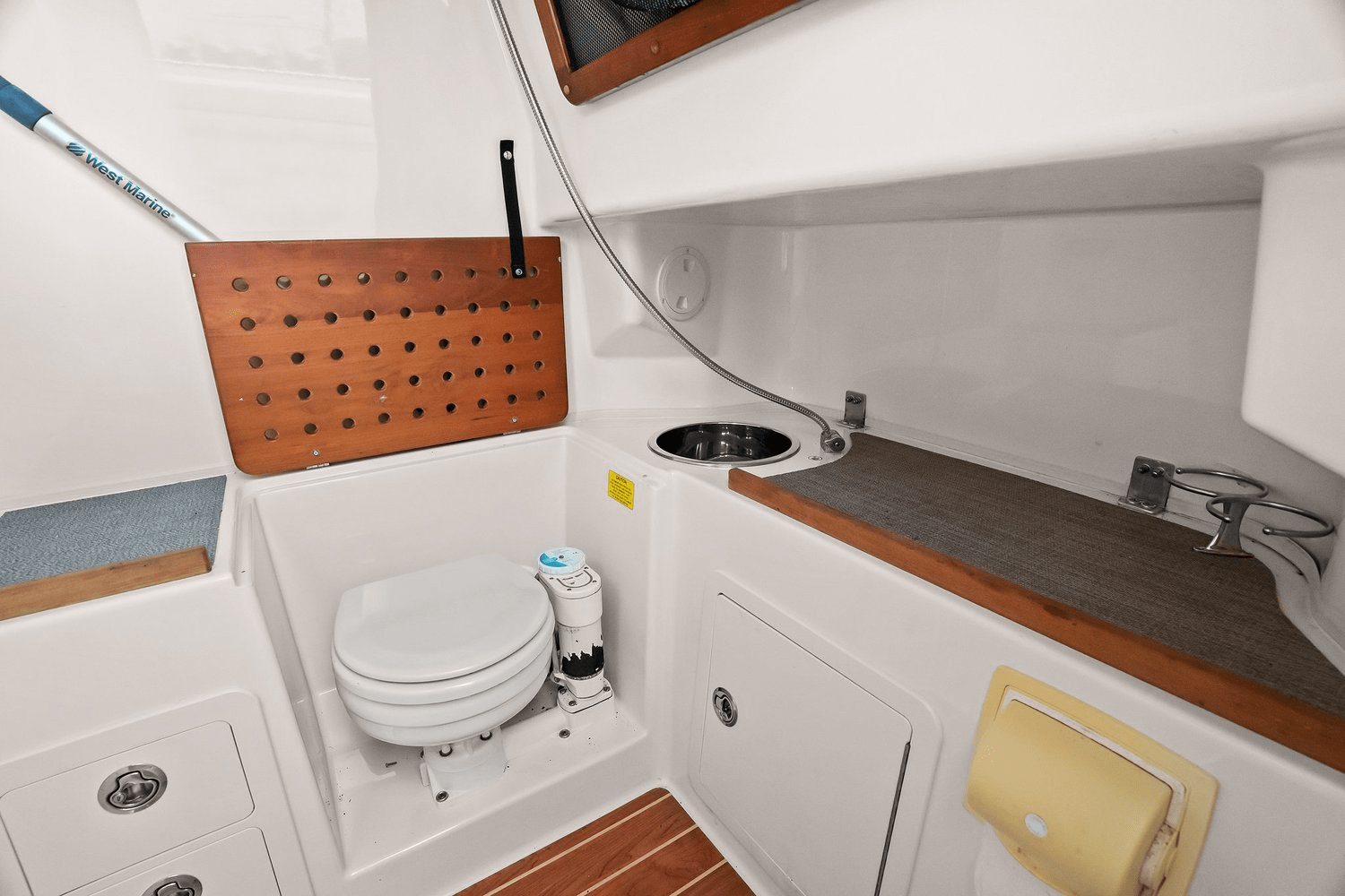 Slide: The Image of Grady-White 306 CANYON 2018 - 30