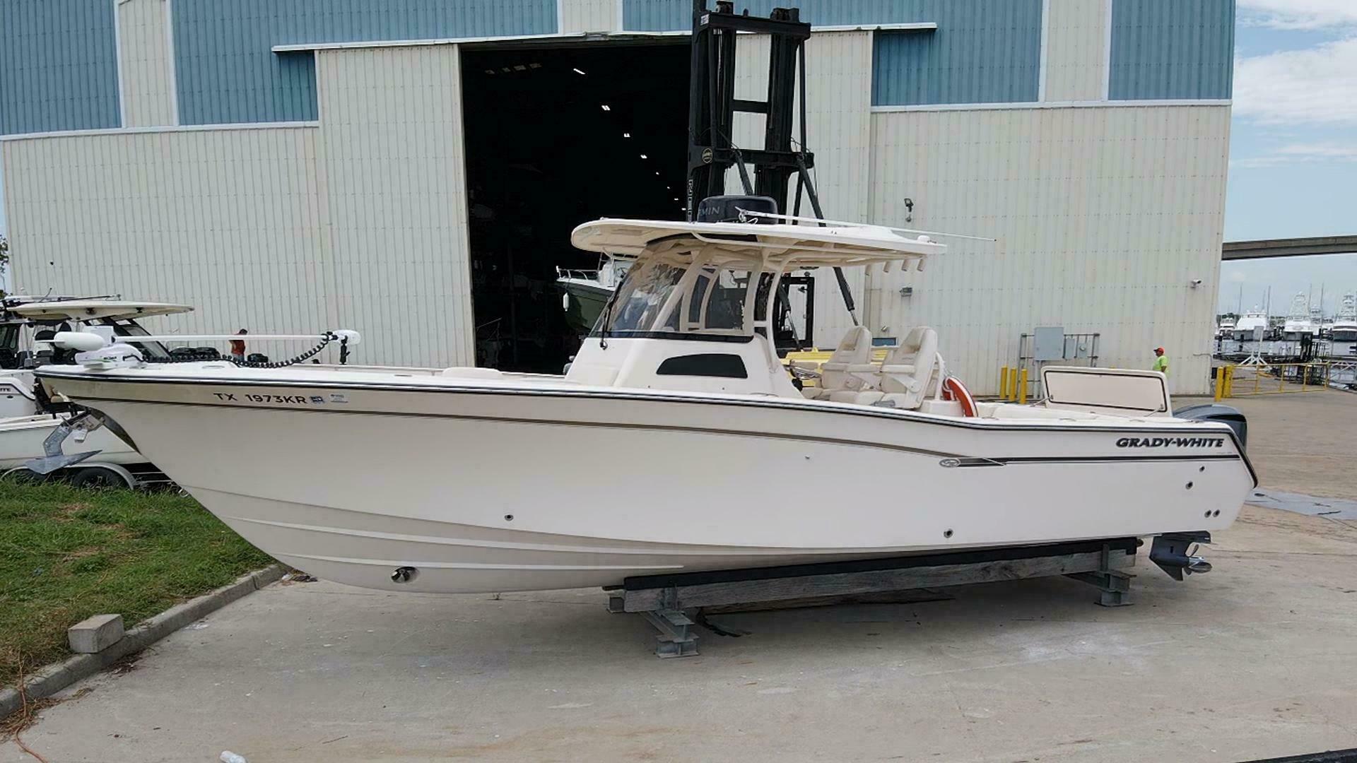 Slide: The Image of 2019 Grady-White 306 Canyon - 4570750