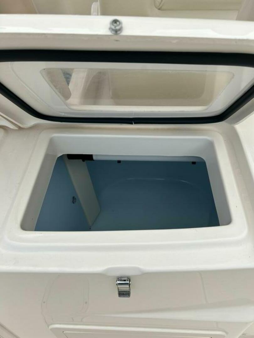 Slide: The Image of 2019 Grady-White 306 Canyon - 4570789