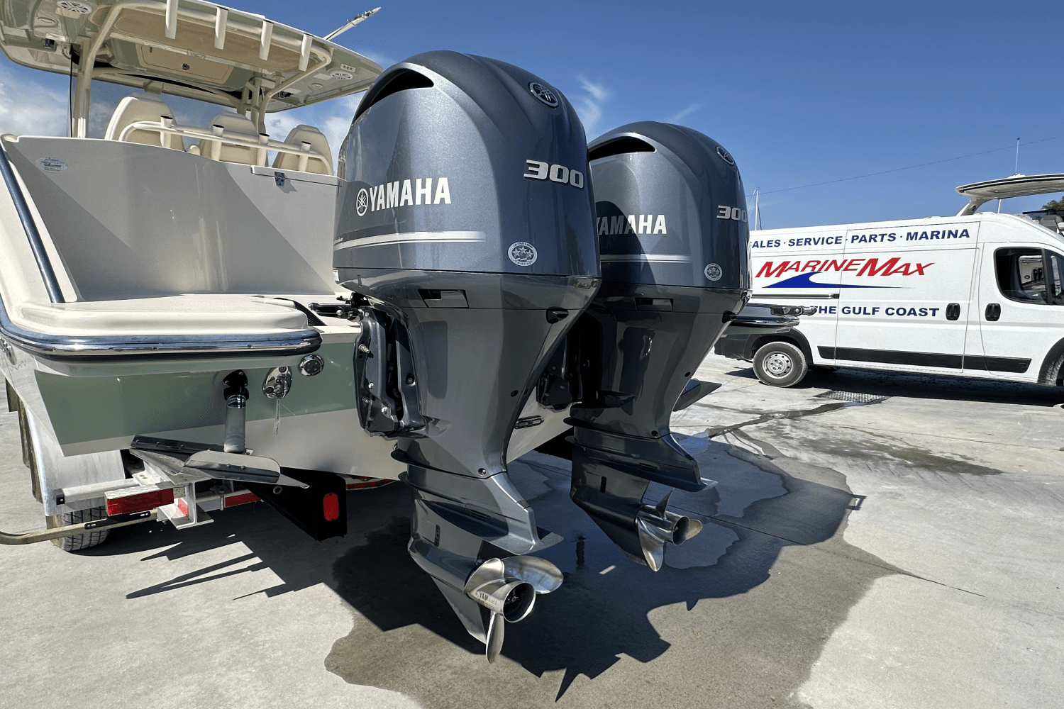 Slide: The Image of Grady-White 326 CANYON 2020 - 10