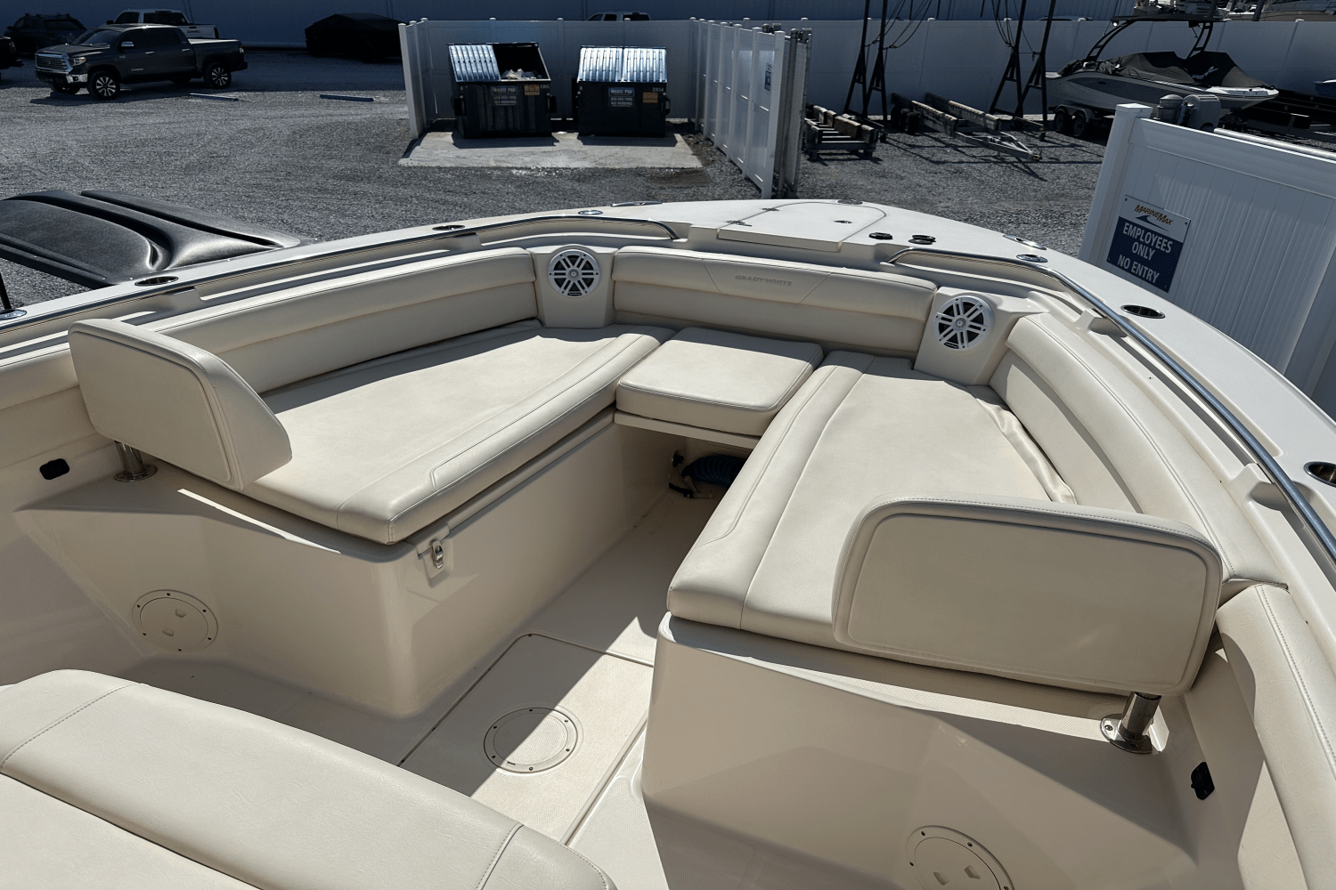 Slide: The Image of Grady-White 326 CANYON 2020 - 13