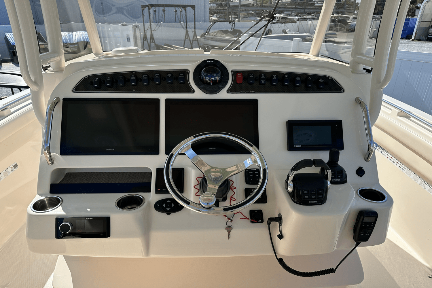 Slide: The Image of Grady-White 326 CANYON 2020 - 18