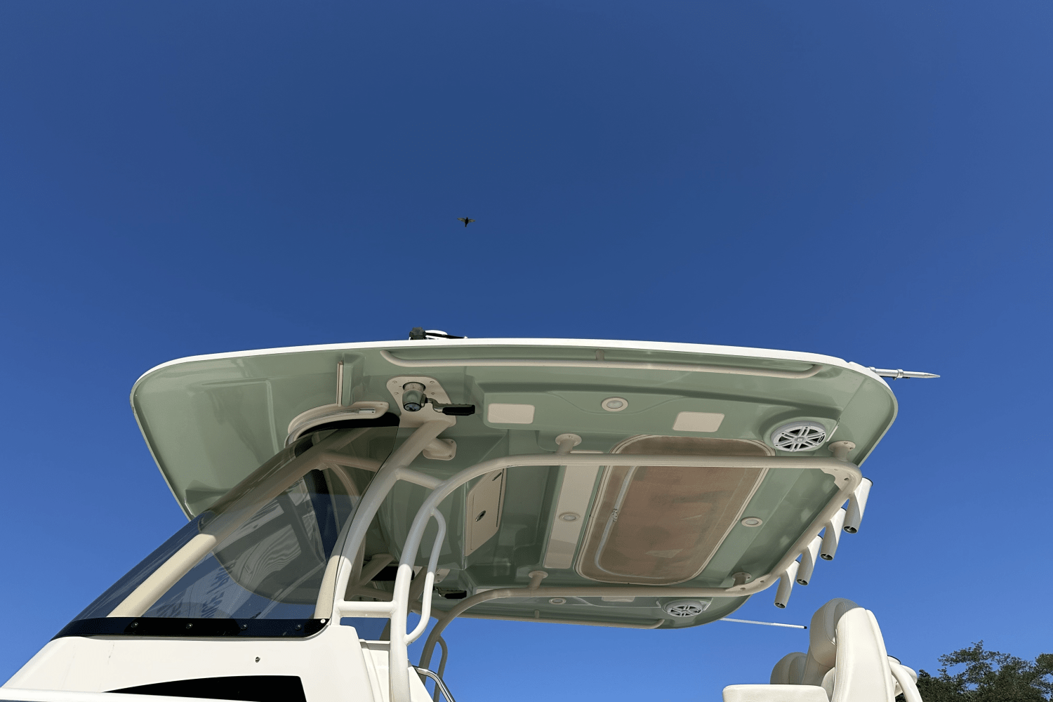 Slide: The Image of Grady-White 326 CANYON 2020 - 4