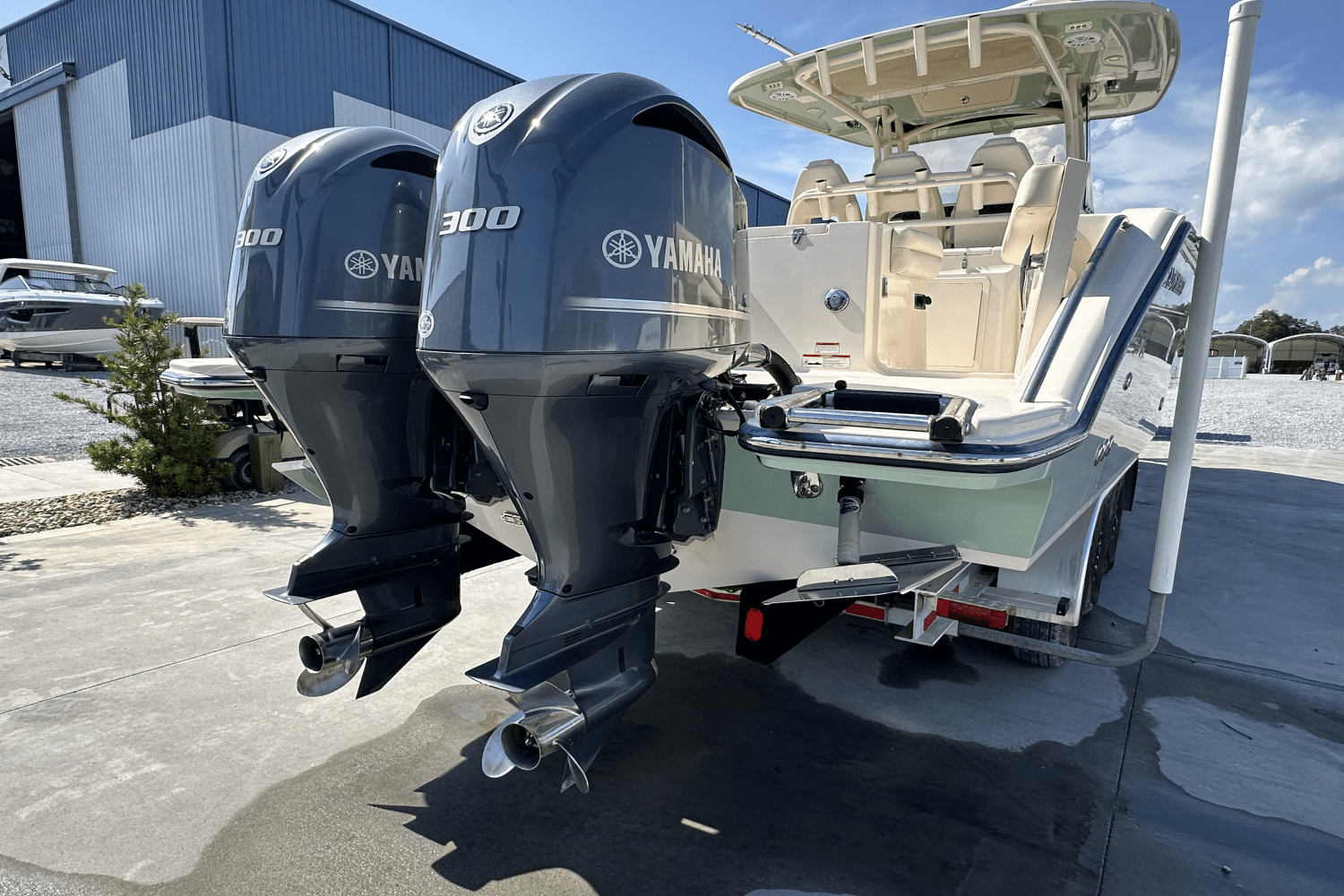 Slide: The Image of Grady-White 326 CANYON 2020 - 9