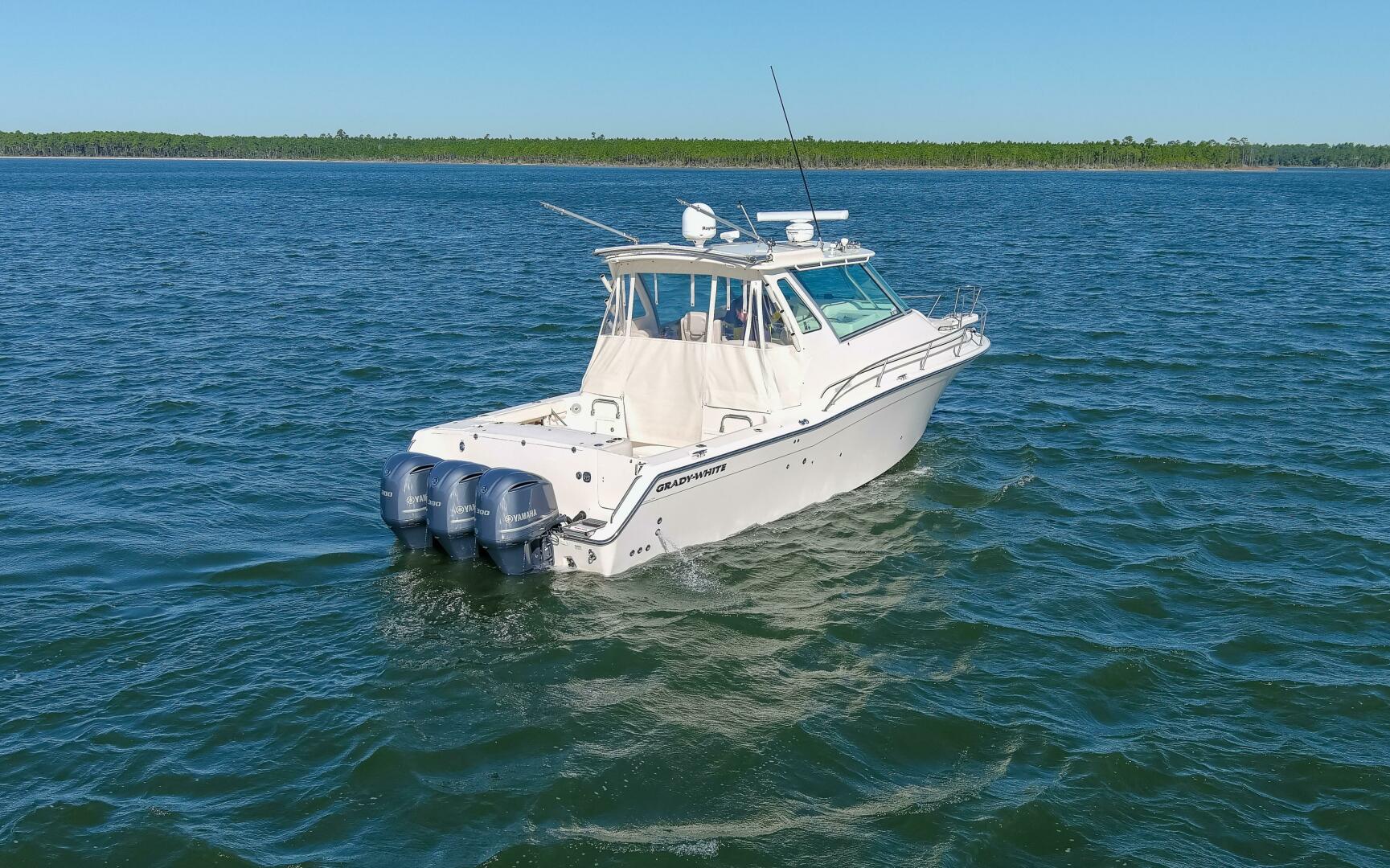 Slide: The Image of 2015 37' Grady White 370 Express No Name Stern - 4077752