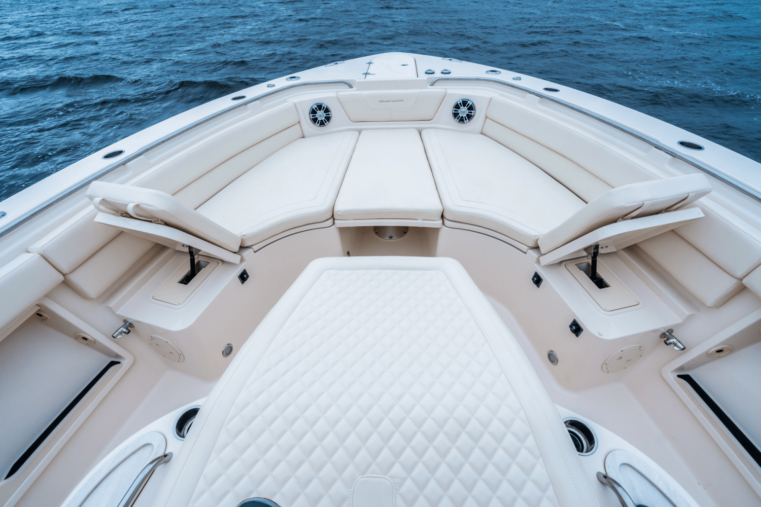 Slide: The Image of Grady-White Canyon 386 2026 - 2