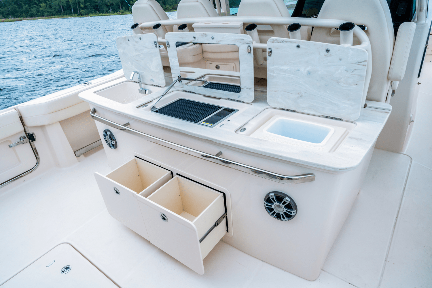 Slide: The Image of Grady-White Canyon 386 2026 - 3