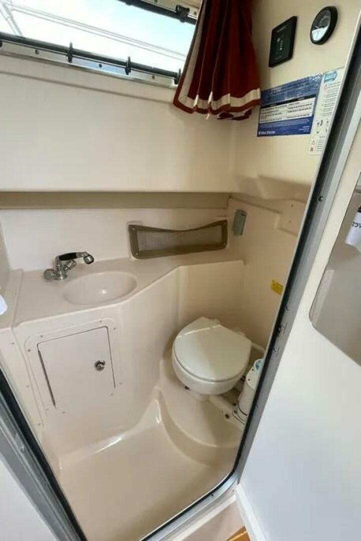 Slide: The Image of Grady-White Chesapeake 290 2009 - 5478341