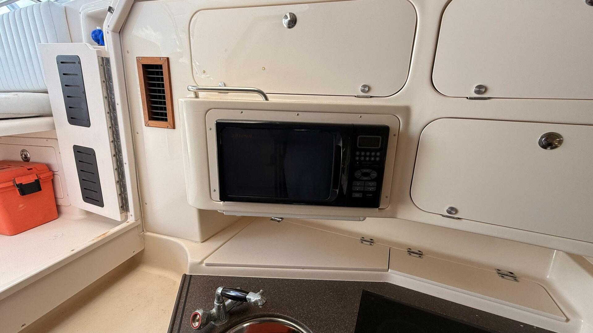 Slide: The Image of Grady-White Express 330 2005 - 5395339