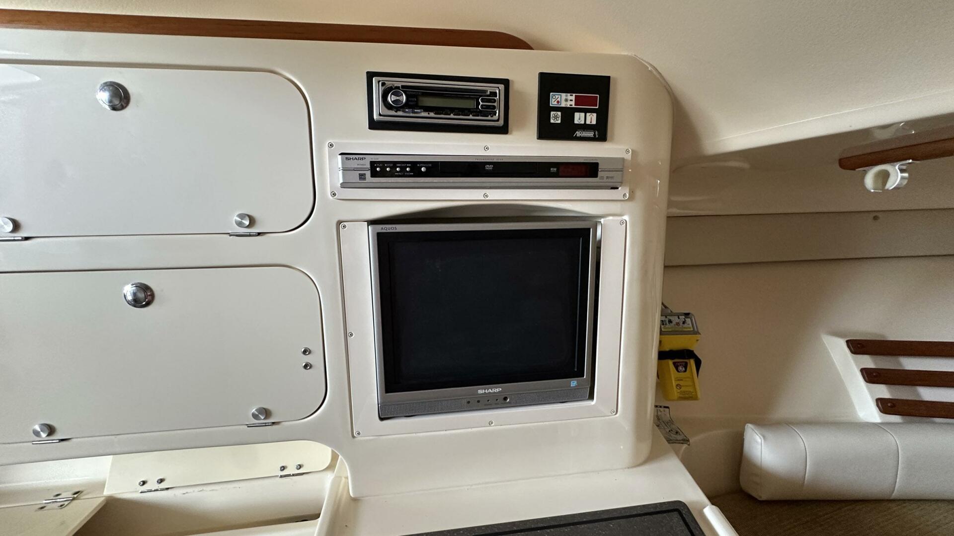 Slide: The Image of Grady-White Express 330 2005 - 5395342