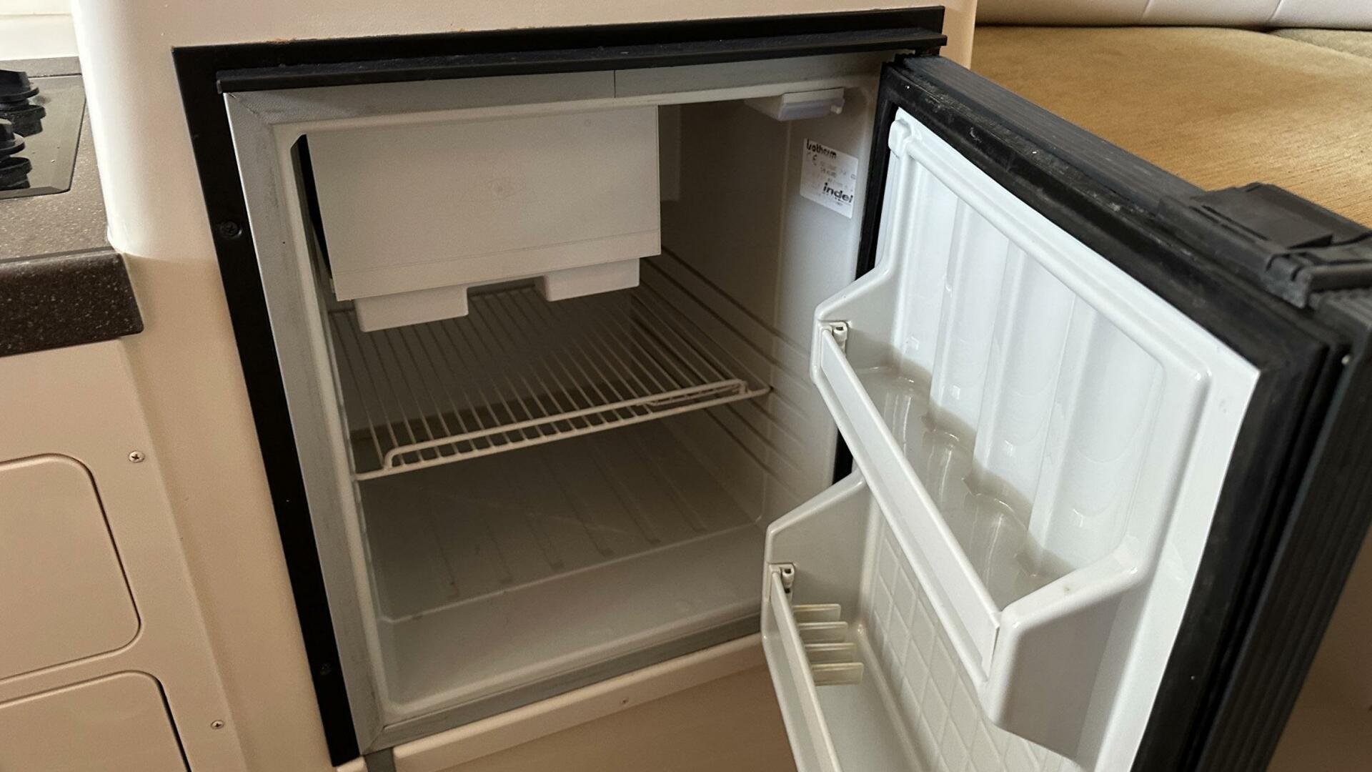 Slide: The Image of Grady-White Express 330 2005 - 5395345