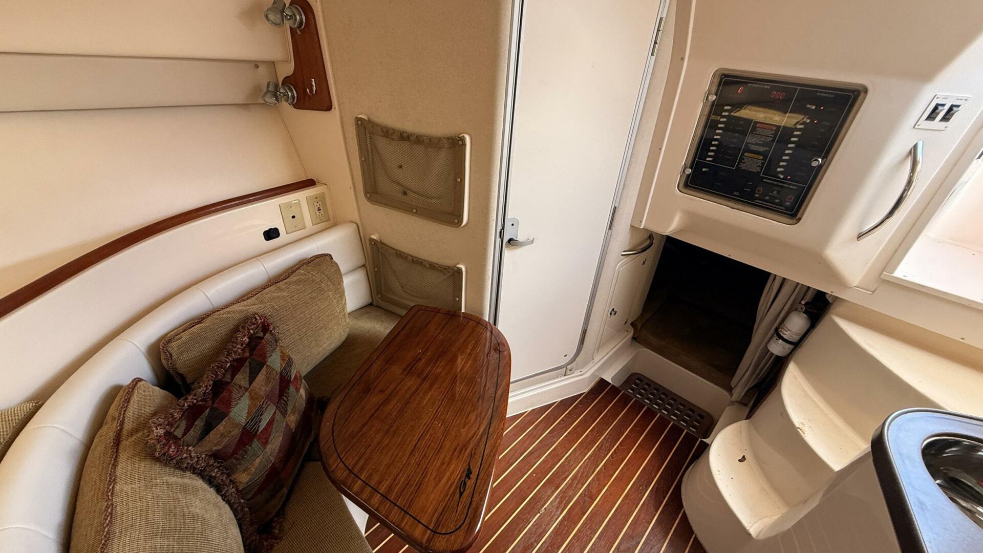 Slide: The Image of Grady-White Express 330 2005 - 5395347