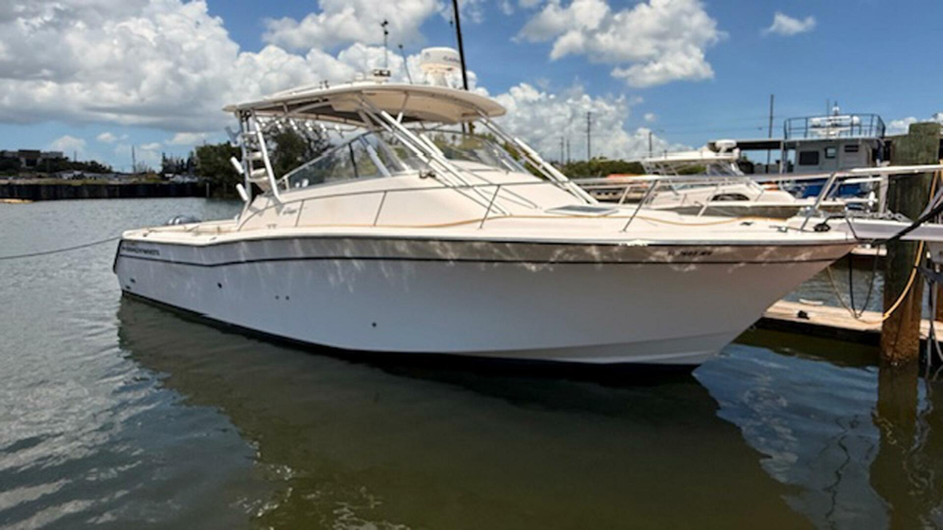 Slide: The Image of Grady-White Express 330 2005 - 5395351