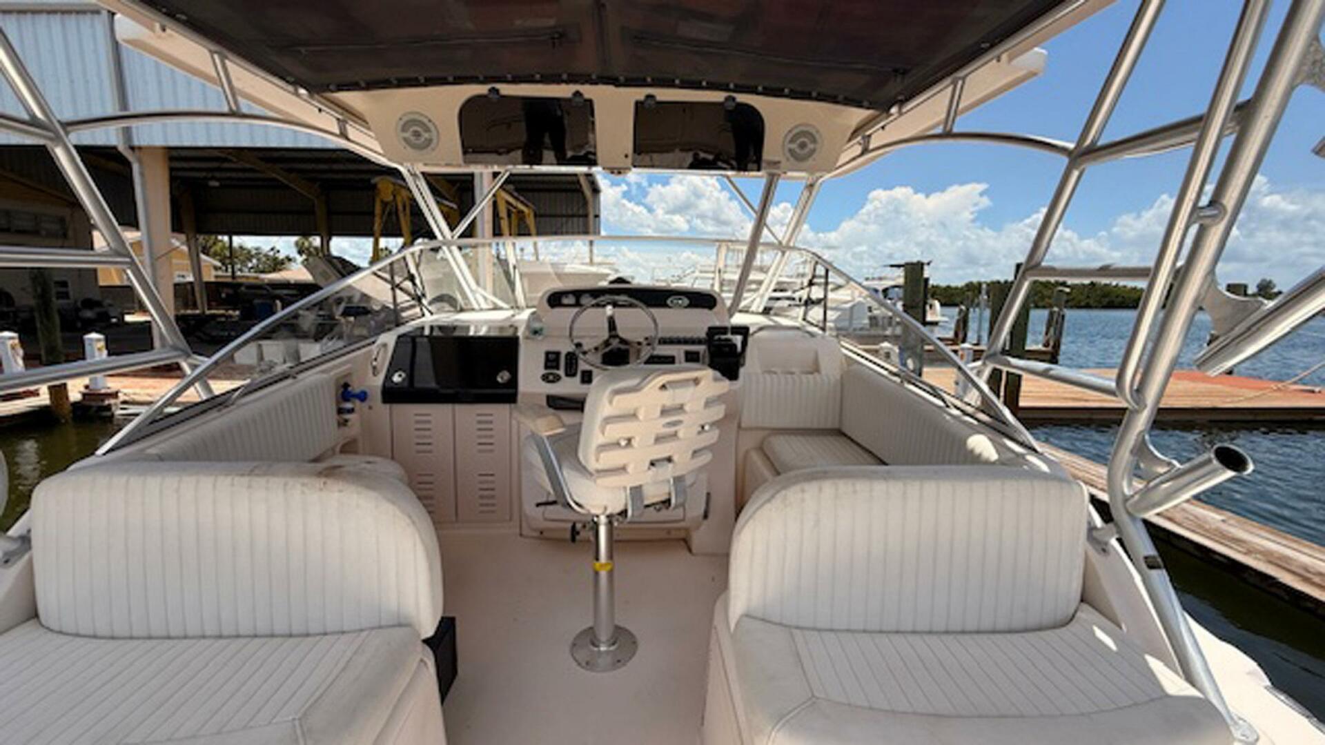 Slide: The Image of Grady-White Express 330 2005 - 5395365