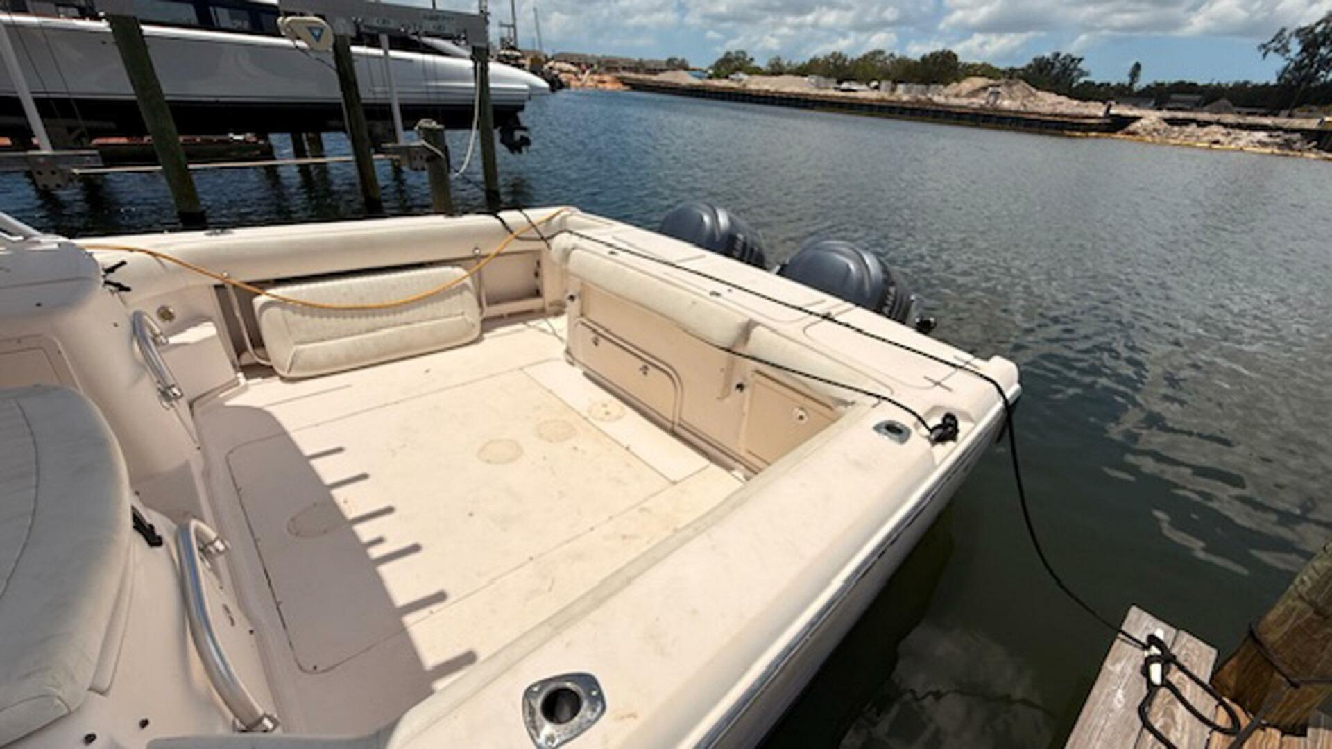 Slide: The Image of Grady-White Express 330 2005 - 5395368